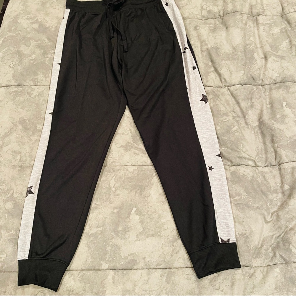 Splendid joggers with star panel NWOT